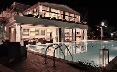 Belussi Beach Hotel & Suites